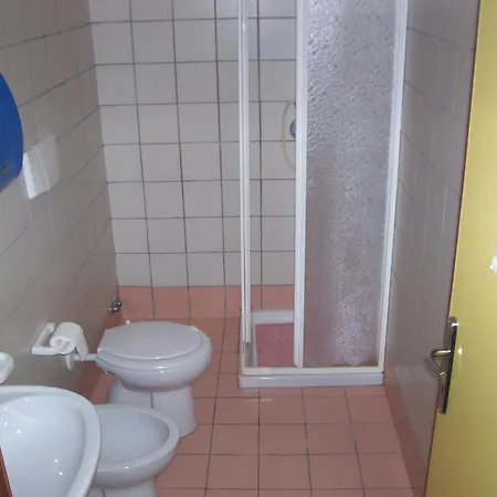 לינה וארוחת בוקר Del Volo *